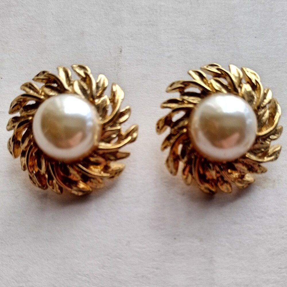 Vintage Clip On Earrings Gold Tone Metal Large Faux Pearl